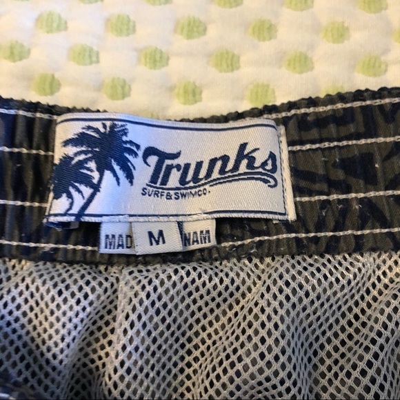 TRUNKS SURF & SWIM CO. - MENS SWIM TRUNKS SIZE M - Picture 3 of 9